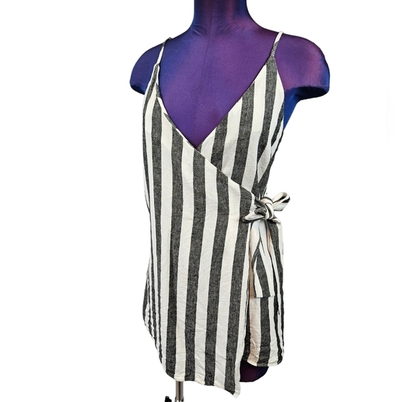Pull & Bear Striped Linen Wrap Sleeveless Top Size Large Women's - Picture 1 of 9
